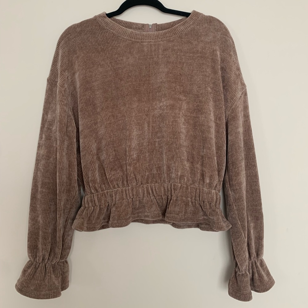 Medium ruffle cropped sweater
